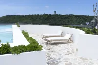 Point Waterfront Apartments - Pools