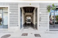 Shades of Como with Private Terrace - Apartment