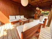 Tiny House in Authentic Japanese Koi Garden in Florida Hotel a Homestead