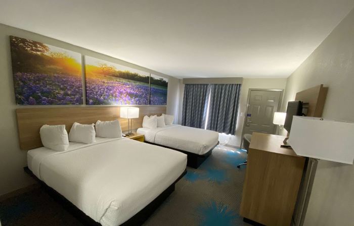 Days Inn by Wyndham Waco University Area