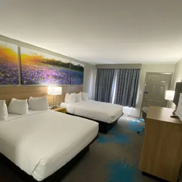 Days Inn by Wyndham Waco University Area Hotels near Dr Pepper Museum