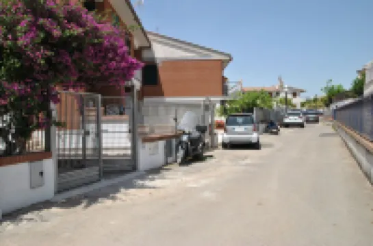 La Bouganville Studio 200 m from the Sea