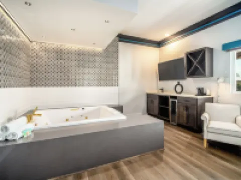 Aspire Inn Studios & Spas Hotels in Bellflower