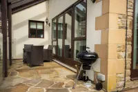Colleton Cottage at Lovelady Shield- with Hot Tub
