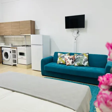 Larnaca - Studio - Sleeps 4 - Garden - Parking