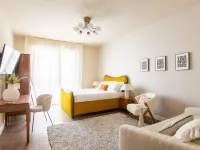 دابليس - كورسو سيمبيوني سويتس Hotels near لانزا