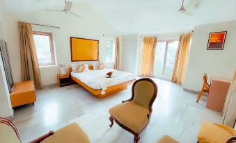 Roomshala 131 Willow Woods Farmhouse