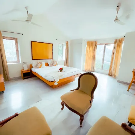 Roomshala 131 Willow Woods Farmhouse