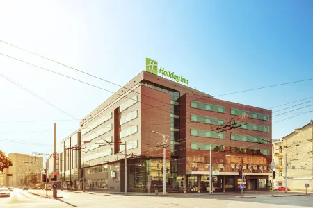 Holiday Inn Vilnius Отели рядом с достопримечательностью «Хоральная синагога в Вильнюсе»