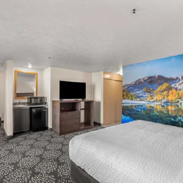 Clarion Pointe Wenatchee