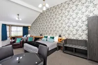 Balmoral Lodge Motel Hotels in 