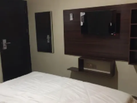 Royal Galaxy Hotel Ξενοδοχεία στην πόλη Agege