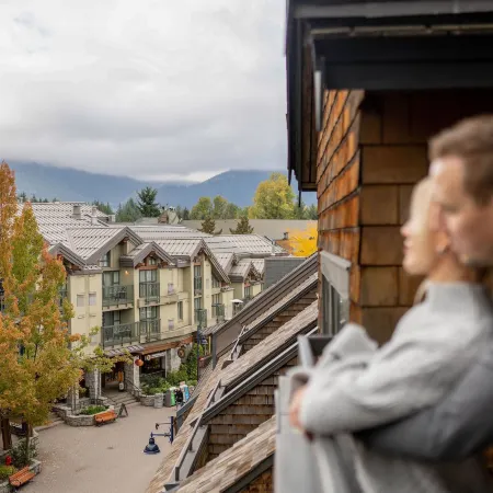 Executive The Inn At Whistler Village & Mountain Side Hotel