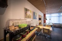 Hotel Derby Interlaken - Action & Relax Hub - breakfast