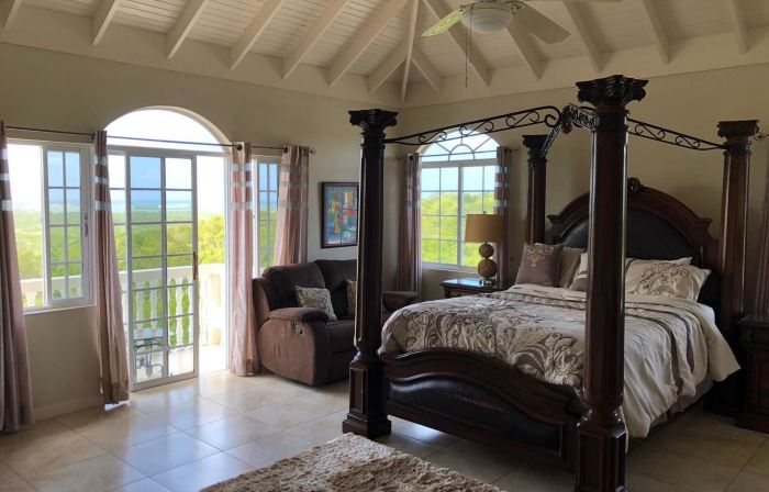Retreat Guesthouse Luxury Suites