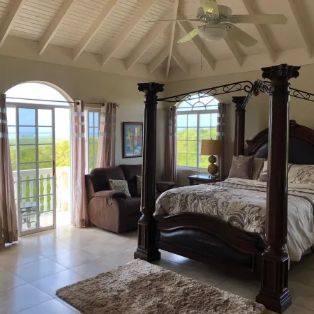 Retreat Guesthouse Luxury Suites