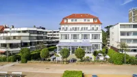 Hotel Strandschlösschen Hotel dekat Viermastbark Passat