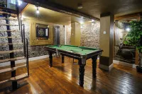Huge Luxury 8 Bed Manor House Hot Tub Pool Table