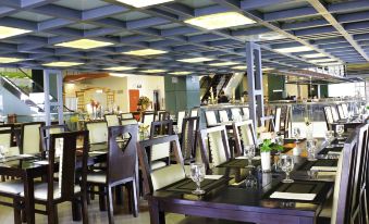Amos Cozy Hotel & Convention Hall
