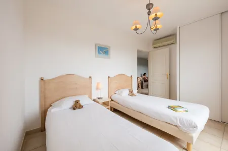 Garden & City les Bastides de Grimaud Отели рядом с достопримечательностью «Camping Les Mûres»