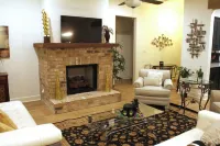 4 Bedroom , Lavish Euro Style Boutique ,Home Alabama