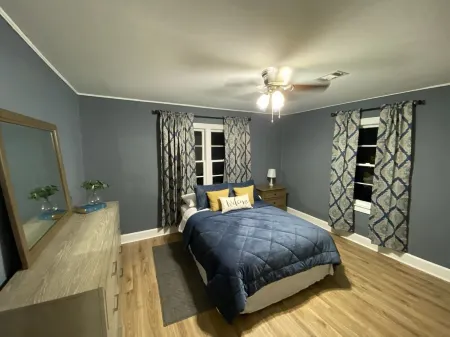 Beautiful bungalow in coffee county georgia Отели в г. Дуглас