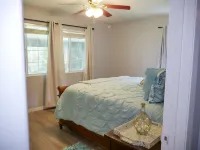 "FLOATS MY BOAT"- Suwannee River Home in Branford, FL, near area Springs, too!