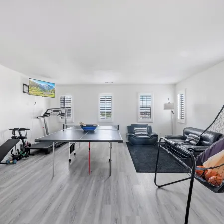 High Desert Cozy Nest!Big & Cozy Desert Getaway/4BR•3BA•Hot Tub&Fire Pit