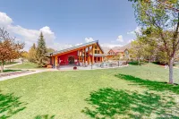 Sweet Retreat at Sweet Water Hotels near Blaine County Historical Museum