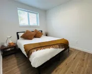 Serene Retreat - Garden View, WiFi, Tranquil Setting