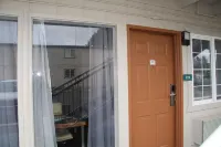 Elegant Retreat, Close to Bases, Full Kitchen