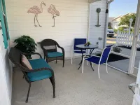 Screened Lanai and Golf Cart - Inviting Cozy Retreat
