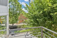 Modern Comfort and Prime Location Amenities - Chic Stylish Retreat Hôtels à : Fayetteville