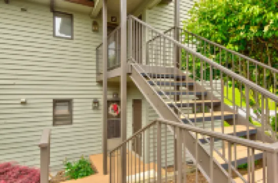 Tennis Access and Resort Amenities - Beautiful Mountain Haven