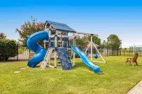 Bethany Bay Dog-Friendly Getaway w/ Free WiFi, Shared Pool, & Sports Courts Hotels in Bethany Beach