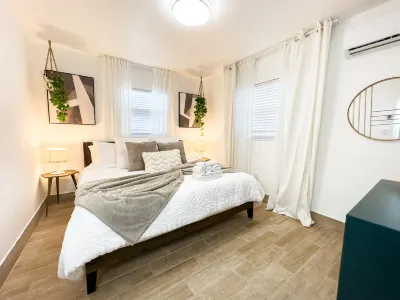 Pristine Pool and Mini Golf Course - Charming Oasis