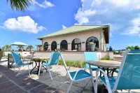 Stunning Waterway Views and Expansive Saltwater Pool - Luxurious Retreat