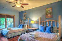 Spectacular Views and Outdoor Oasis - Exquisite Mountain Haven