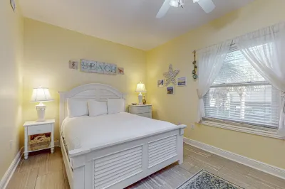 Spacious 2nd-floor condo on Okaloosa Island with Gulf-front pool & fitness room Hotels near Destin-Fort Walton Beach Convention Center