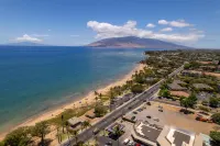 Charming Condo with Pool and Outdoor Dining - Stunning Ocean View