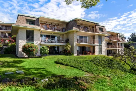 Ocean Views and Golf Course Access - Stylish Island Retreat