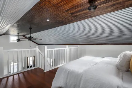 Charming Cottage with Scenic Privacy and Wildlife - Romantic Sanctuary Отели рядом с достопримечательностью «Национальный исторический парк имени Линдона Б. Джонсона»