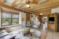 Spectacular Views and Cozy Atmosphere - Charming Adobe Retreat