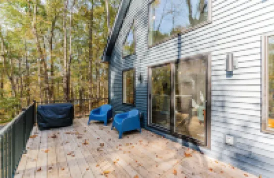 Chic Haven - WiFi, Serene Retreat, Relaxing Space