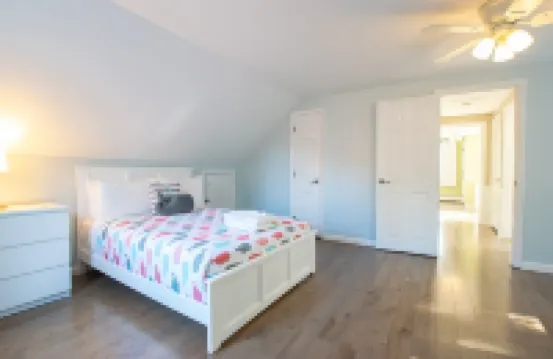 Charming Escape Near Rock Harbor - Cozy Coastal Retreat 奧爾良酒店