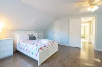 Charming Outdoor Oasis with Fire Pit - Inviting Cape Cod Retreat