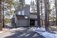 Cozy Hot Tub and Inviting Living Spaces - Charming Escape