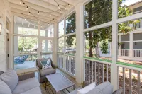 Spectacular Beach Views and Access - Charming Coastal Haven Hotel a Seaside