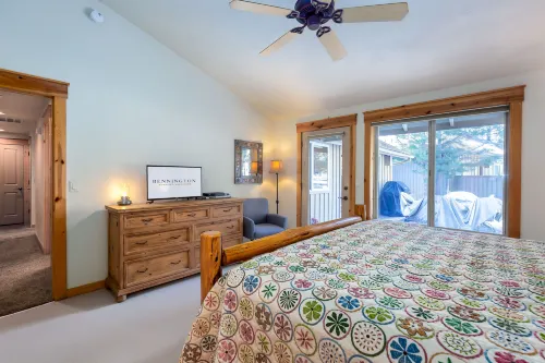 Cozy Hot Tub and Ping Pong Game Room - Charming Family Retreat