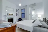 Elegant Kitchen and Private Hvac System - Charming Victorian Escape Hotel a 